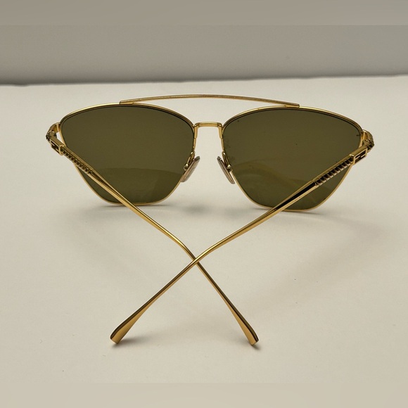 Fendi Sunglasses - Picture 4 of 7